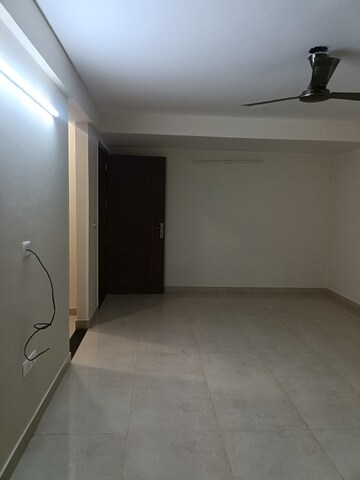 Room in 2 BHK Builder Floor at Ansal API Esencia, Sector 67 – for Rent