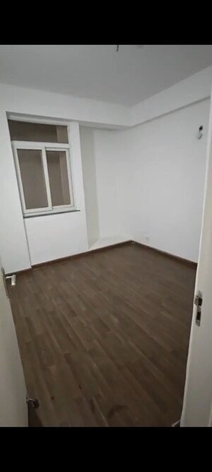 Room in 4 BHK Apartment at BPTP Park Elite Premium, Sector 84 – for Sale