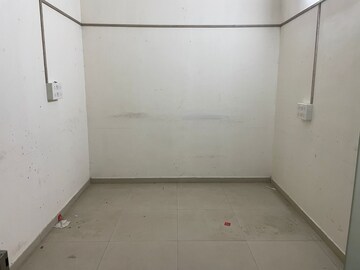  Office Space For Rent in Rustomjee Eaze Zone Mall, Malad West
