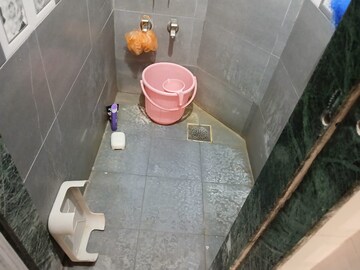 Bathroom in 1 BHK Apartment at Satellite – for Rent