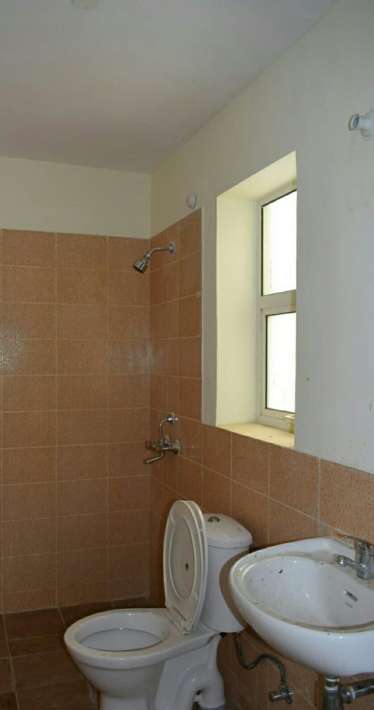 Bathroom, jaypee-greens-aman 2 Bedroom 928 Sq.Ft. Apartment In Sector 151 Noida 8631485