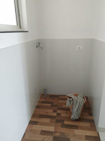 Room in 3 BHK Apartment at Kolte Patil Stargaze, Bavdhan – for Rent
