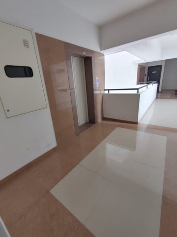 Room in 3 BHK Apartment at Kolte Patil Stargaze, Bavdhan – for Rent