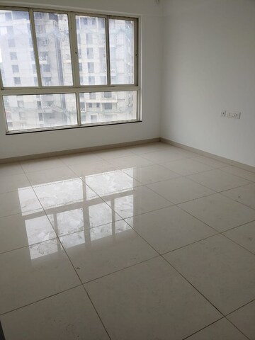 Room in 3 BHK Apartment at Kolte Patil Stargaze, Bavdhan – for Rent