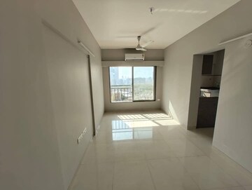 1 BHK Apartment For Rent in Riddhi Garden, Malad East