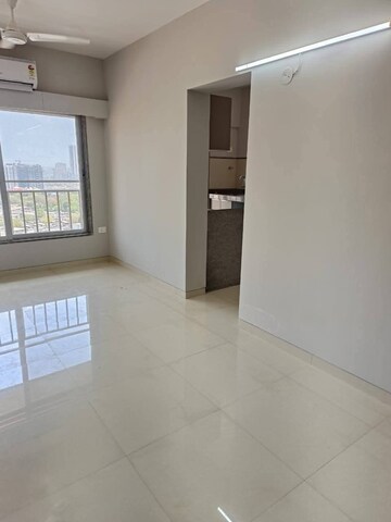Room in 1 BHK Apartment at Riddhi Garden, Malad East – for Rent