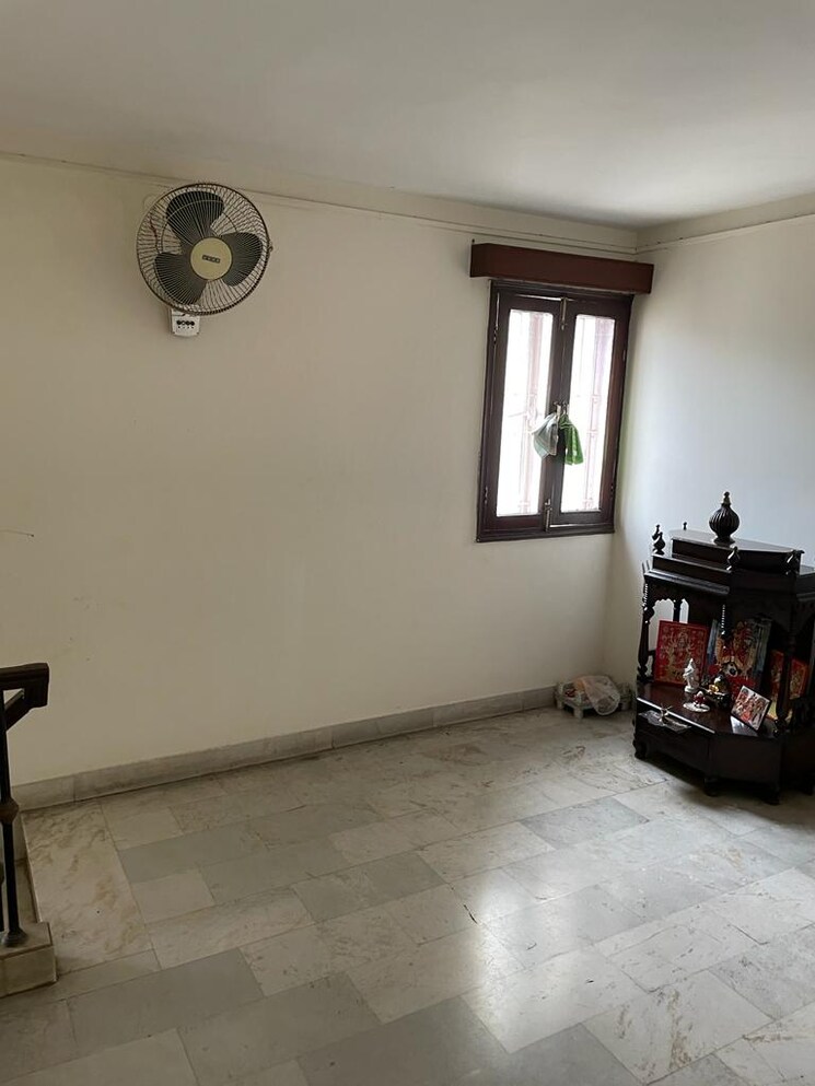 Room, south delhi 3 Bedroom 1500 Sq.Ft. Apartment In South Delhi Delhi 8631567