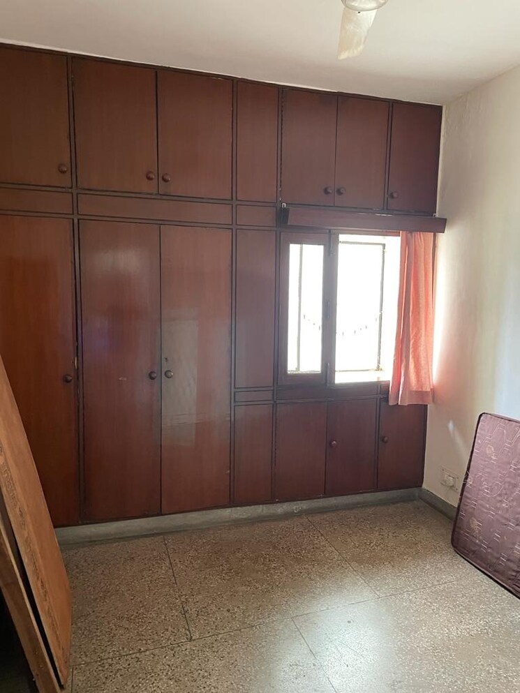 Room, south delhi 3 Bedroom 1500 Sq.Ft. Apartment In South Delhi Delhi 8631567