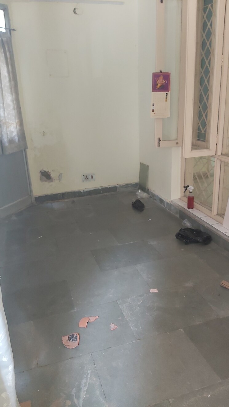 Balcony, mayur vihar 2.5 Bedroom 450 Sq.Ft. Builder Floor In Mayur Vihar Delhi 8631582