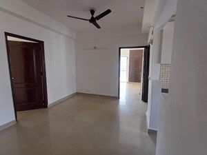 Room in 6 BHK Independent House at Pratap Vihar GDA Flats, Pratap Vihar – for Sale