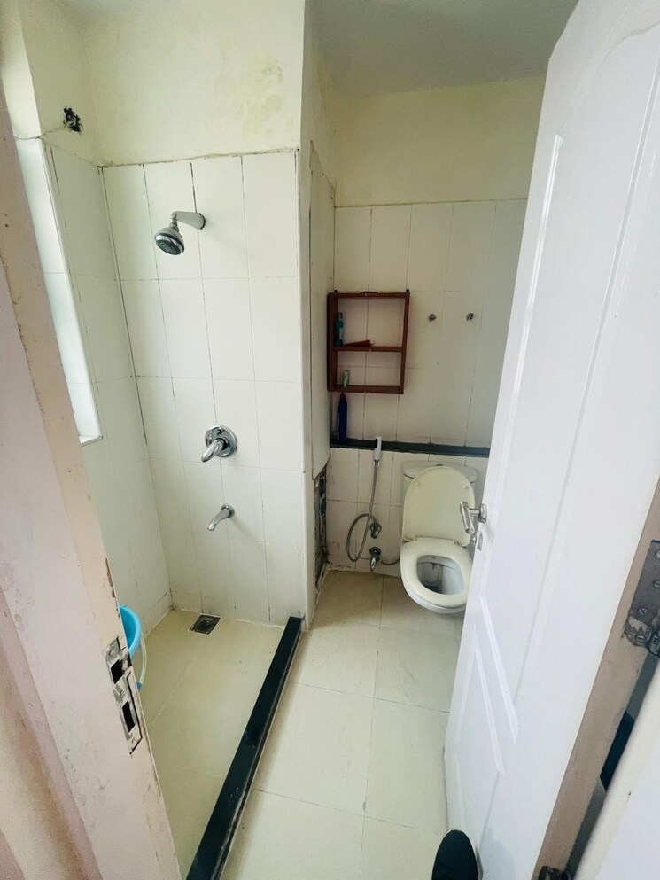 Bathroom, pratap-vihar-gda-flats 6 Bedroom 3000 Sq.Ft. Independent House In Pratap Vihar Ghaziabad 8631593
