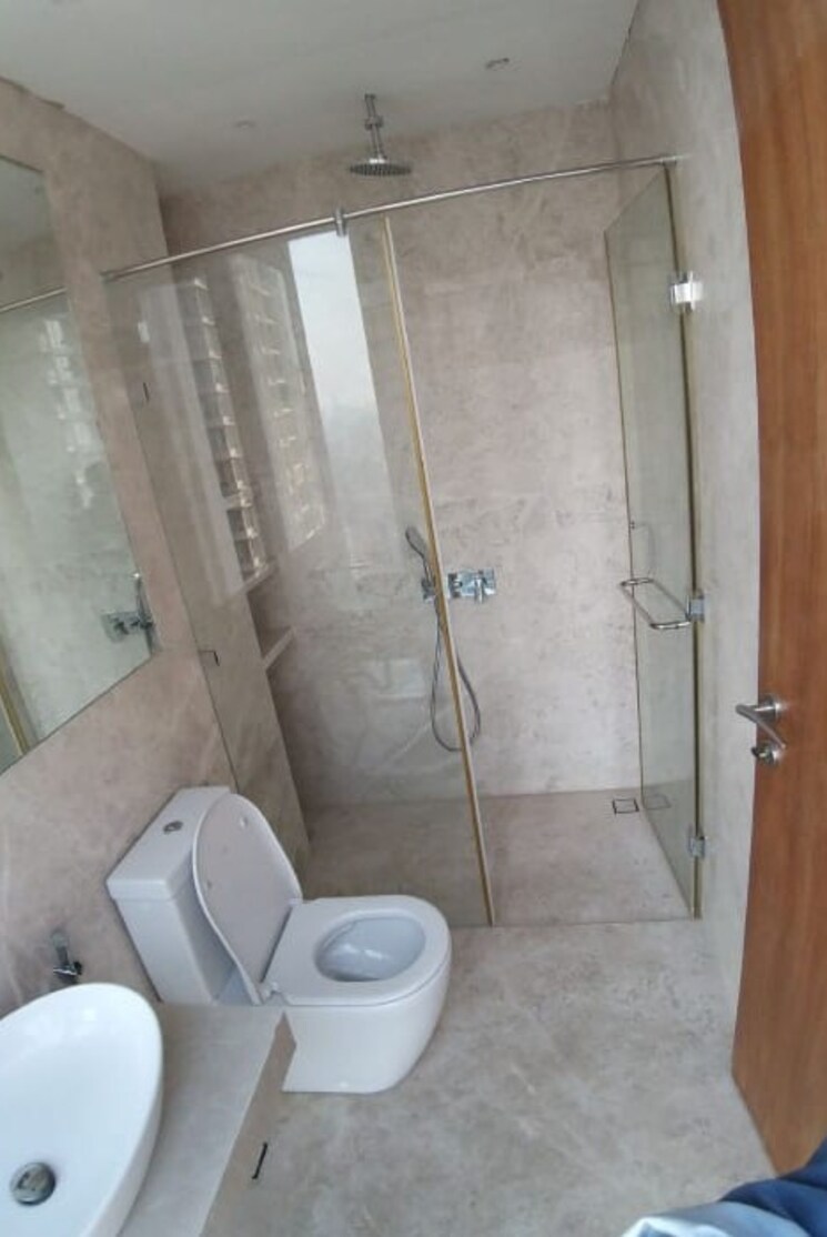 Bathroom, indiabulls-blu 4 Bedroom 1686 Sq.Ft. Apartment In Worli Mumbai 8631616