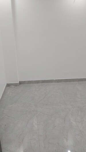 Room in 3.5 BHK Builder Floor at Mayur Vihar – for Sale