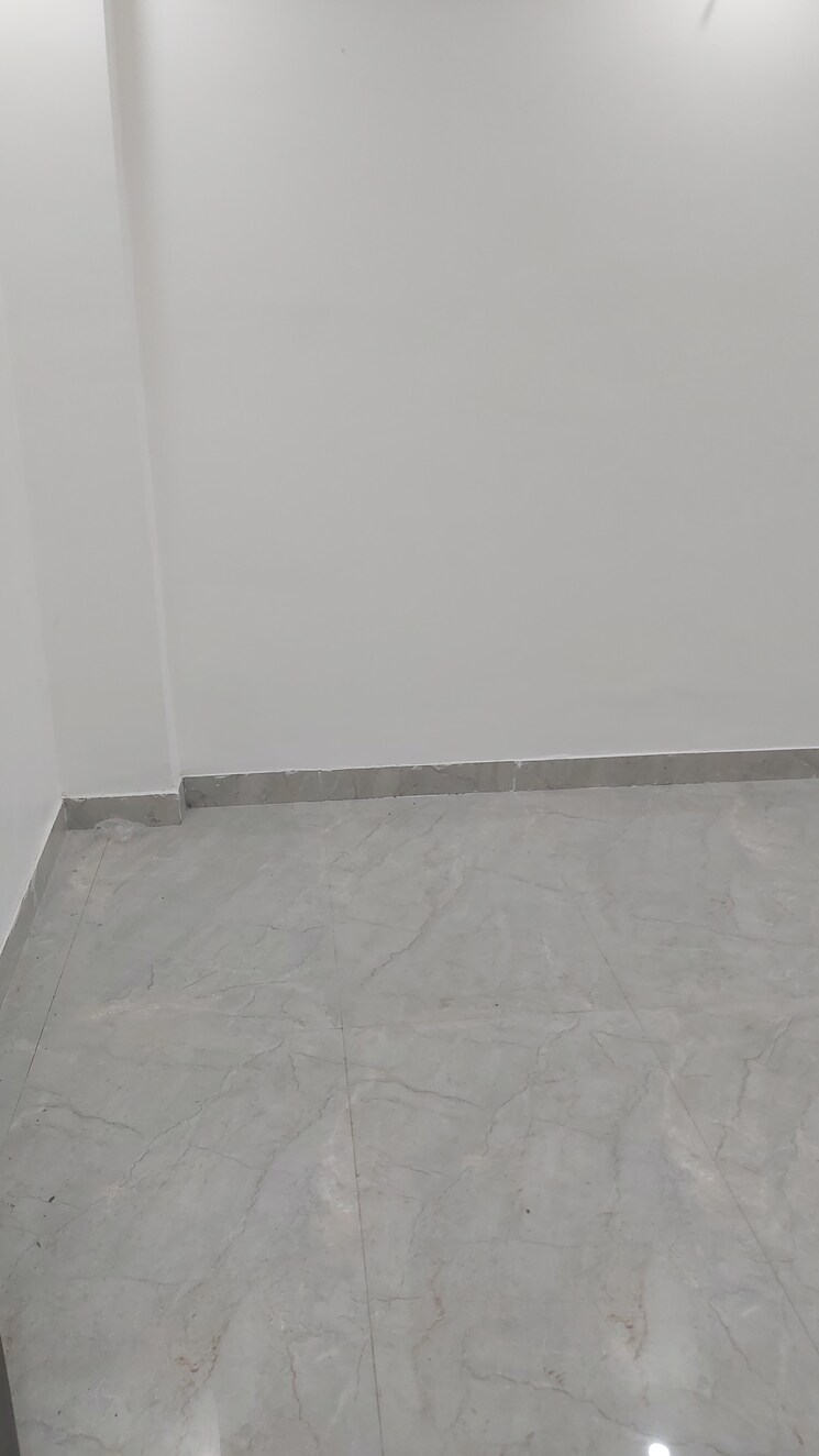 Room, mayur vihar 3.5 Bedroom 1050 Sq.Ft. Builder Floor In Mayur Vihar Delhi 8631624