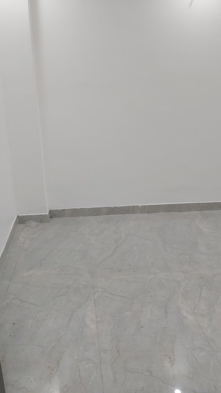 Room, mayur vihar 3.5 Bedroom 1050 Sq.Ft. Builder Floor In Mayur Vihar Delhi 8631624