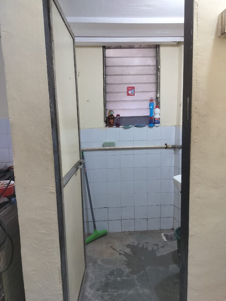 Bathroom, samridhi-chs 2 Bedroom 700 Sq.Ft. Apartment In Dadar West Mumbai 8631599