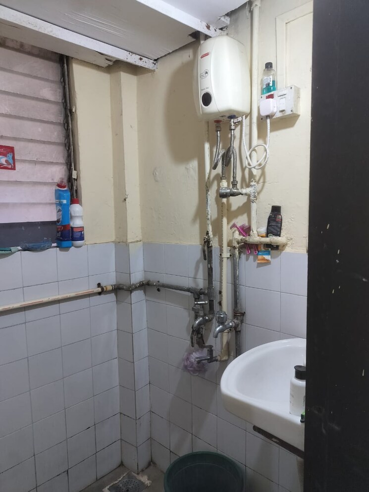 Bathroom, samridhi-chs 2 Bedroom 700 Sq.Ft. Apartment In Dadar West Mumbai 8631599