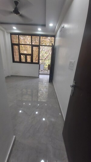 Room in 3.5 BHK Builder Floor at Mayur Vihar – for Sale