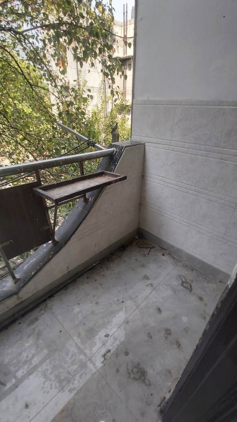 Balcony, mayur vihar 3.5 Bedroom 1050 Sq.Ft. Builder Floor In Mayur Vihar Delhi 8631624