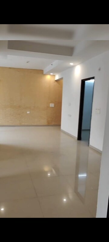 Room in 4 BHK Apartment at Prateek Grand City, Siddharth Vihar – for Sale