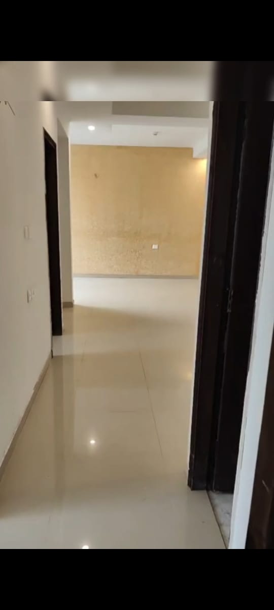 4 BHK + Servant Room Apartment For Sale in Prateek Grand City