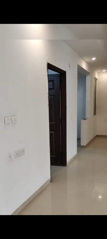 Room in 4 BHK Apartment at Prateek Grand City, Siddharth Vihar – for Sale