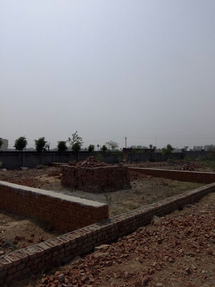 undefined, yamuna expressway  540 Sq.Ft. Plot In Yamuna Expressway Greater Noida 8631651