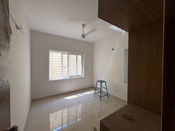 Room in 3 BHK Villa at South Delhi – for Sale