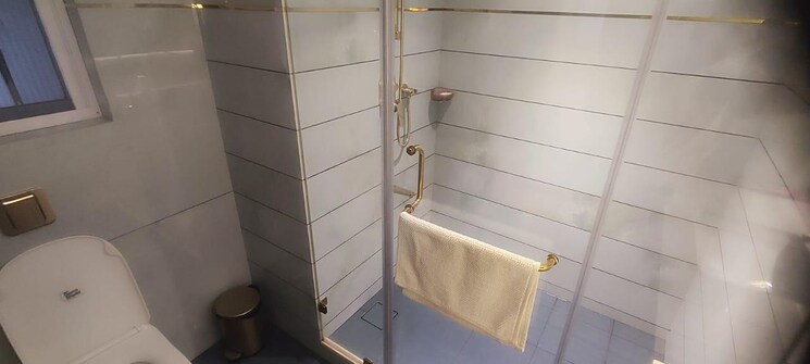 Bathroom, mittal-phoenix-towers 5 Bedroom 2800 Sq.Ft. Apartment In Lower Parel Mumbai 8631670