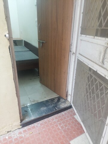 Living Room in 1.5 BHK Apartment at Adchini – for Rent