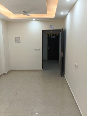 Room in 2 BHK Apartment at Signature The Millennia 2, Sector 37d – for Rent