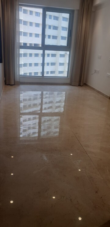 Room in 1 BHK Apartment at Hiranandani Regent Hill, Powai – for Rent