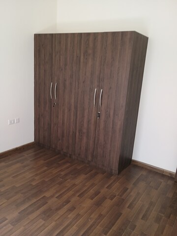 Room in 3 BHK Builder Floor at BPTP Amstoria, Sector 102 – for Rent