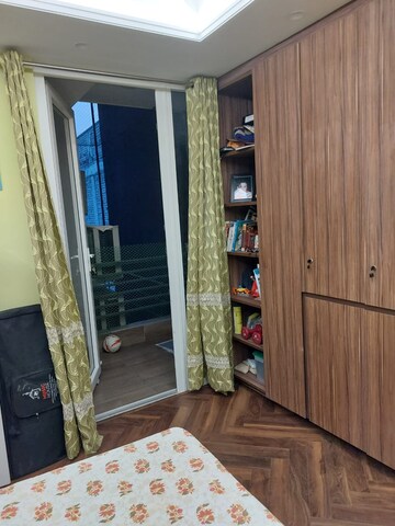Furnished Amenities in 4 BHK Builder Floor at East Of Kailash – for Rent