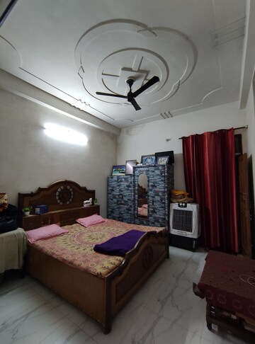 Living Room in 2 BHK Builder Floor at Gomti Nagar – for Rent