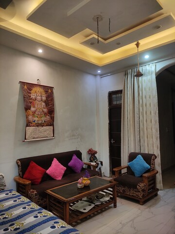 Living Room in 2 BHK Builder Floor at Gomti Nagar – for Rent