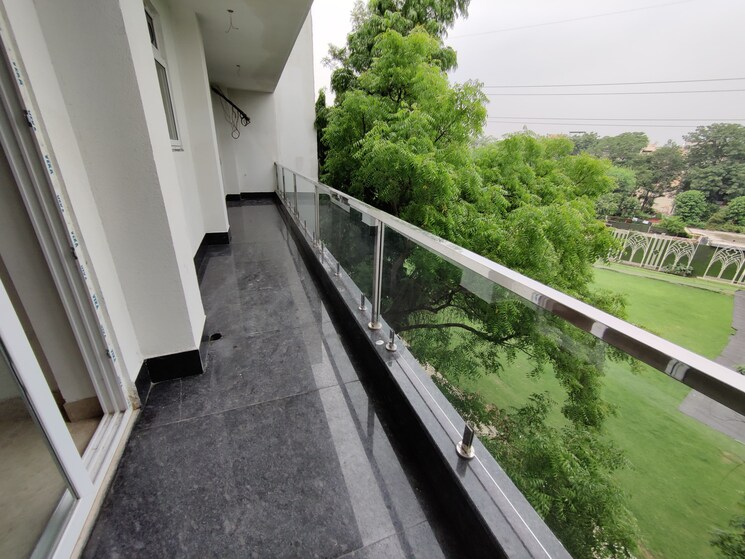 Balcony, vasant kunj 4 Bedroom 2000 Sq.Ft. Apartment In Vasant Kunj Delhi 8631764