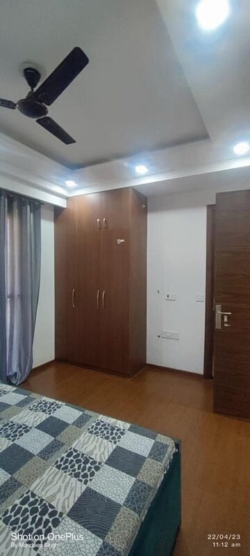 Room in 3 BHK Builder Floor at Sector 55 – for Rent