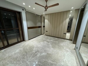 Room in 3 BHK Builder Floor at Sector 107 – for Sale