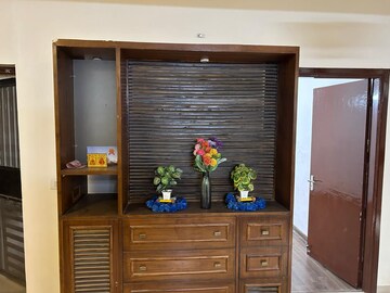 Furnished Amenities in 3.5 BHK Apartment at Arun Vihar Sector 37, Sector 37 – for Rent