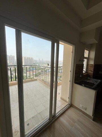 Room in 2 BHK Apartment at Amrapali Terrace Homes, Tech Zone 4 Greater Noida – for Rent