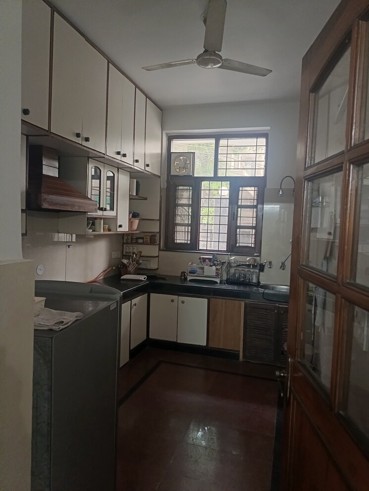 Kitchen, sector 31 2 Bedroom 170 Sq.Mt. Villa In Sector 31 Noida 8631986