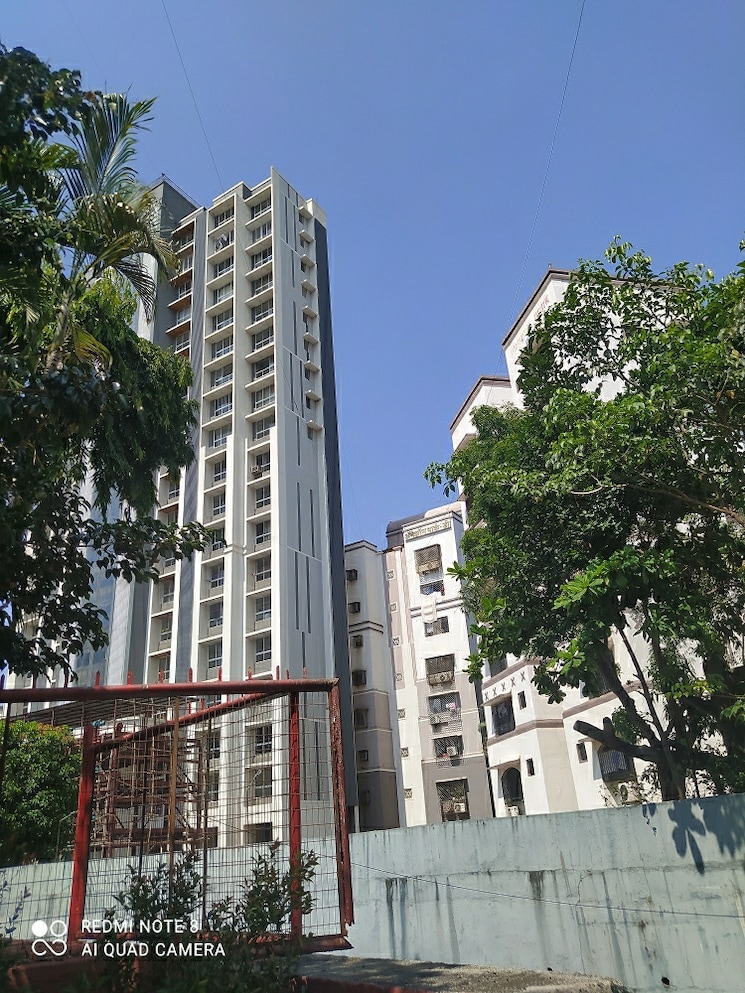 Listing Cover Image