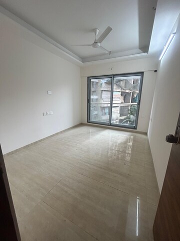 Room in 3 BHK Apartment at Je And Vee Om Trimurti, Malad East – for Rent