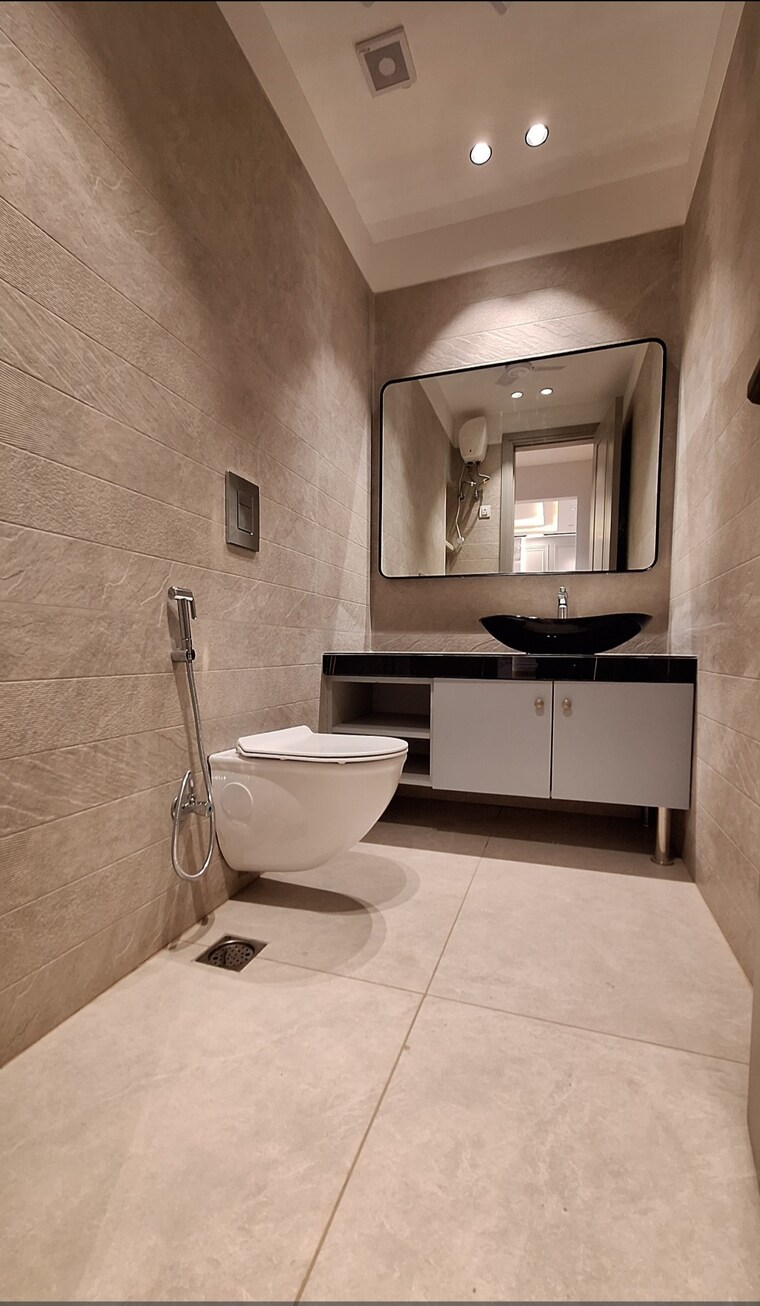 Bathroom, sushant lok ii 4 Bedroom 3700 Sq.Ft. Builder Floor In Sushant Lok ii Gurgaon 8632012