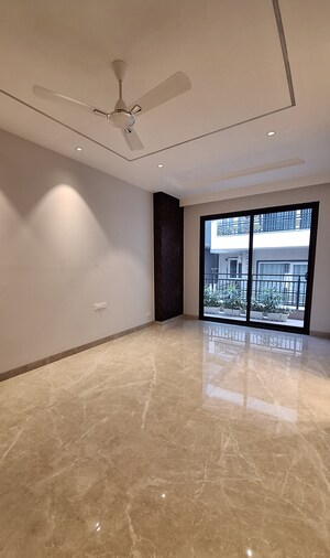 Room in 4 BHK Builder Floor at Sushant Lok ii – for Sale