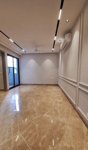 Room in 4 BHK Builder Floor at Sushant Lok ii – for Sale