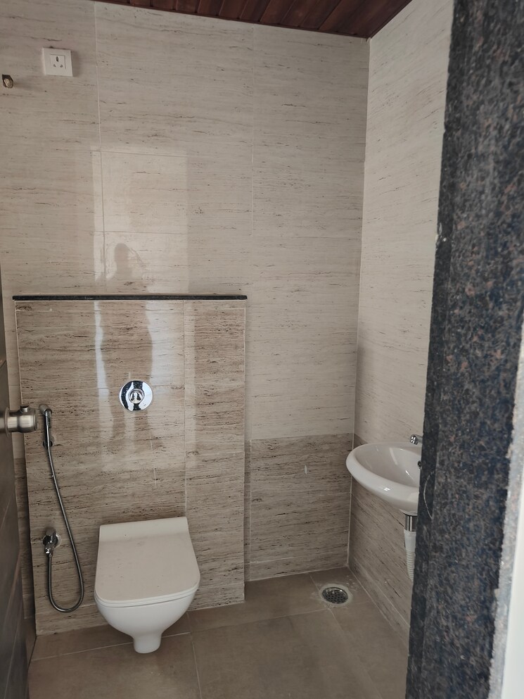 Bathroom, khamardih 3 Bedroom 1545 Sq.Ft. Apartment In Khamardih Raipur 8632393