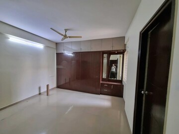 Room in 3 BHK Apartment at DSR Ultima, Harlur – for Rent