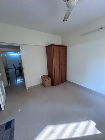 Room in 3 BHK Apartment at Lakshachandi Heights, Goregaon East – for Rent